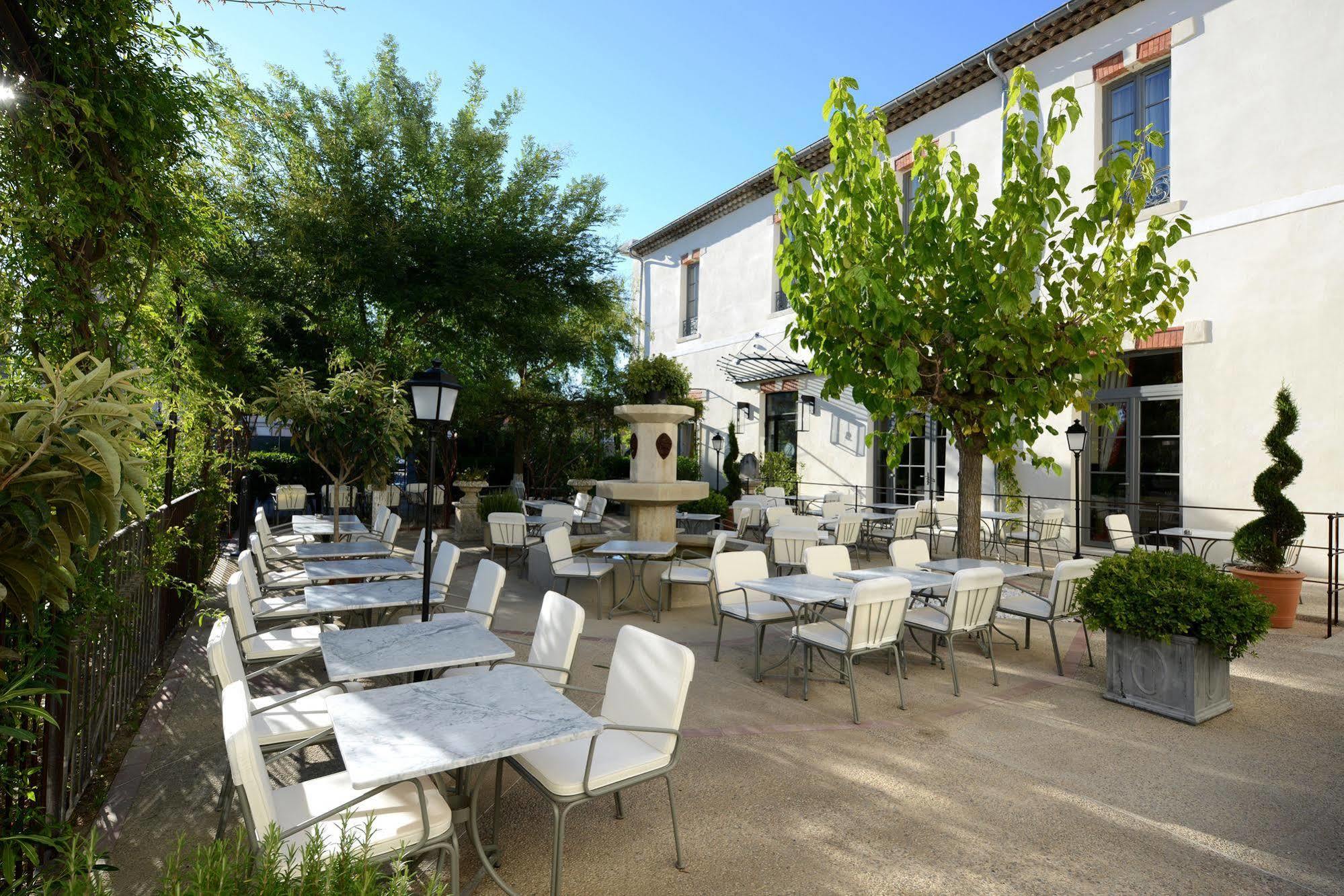 Grand Hotel Henri - Teritoria LʼIsle-sur-la-Sorgue Екстериор снимка