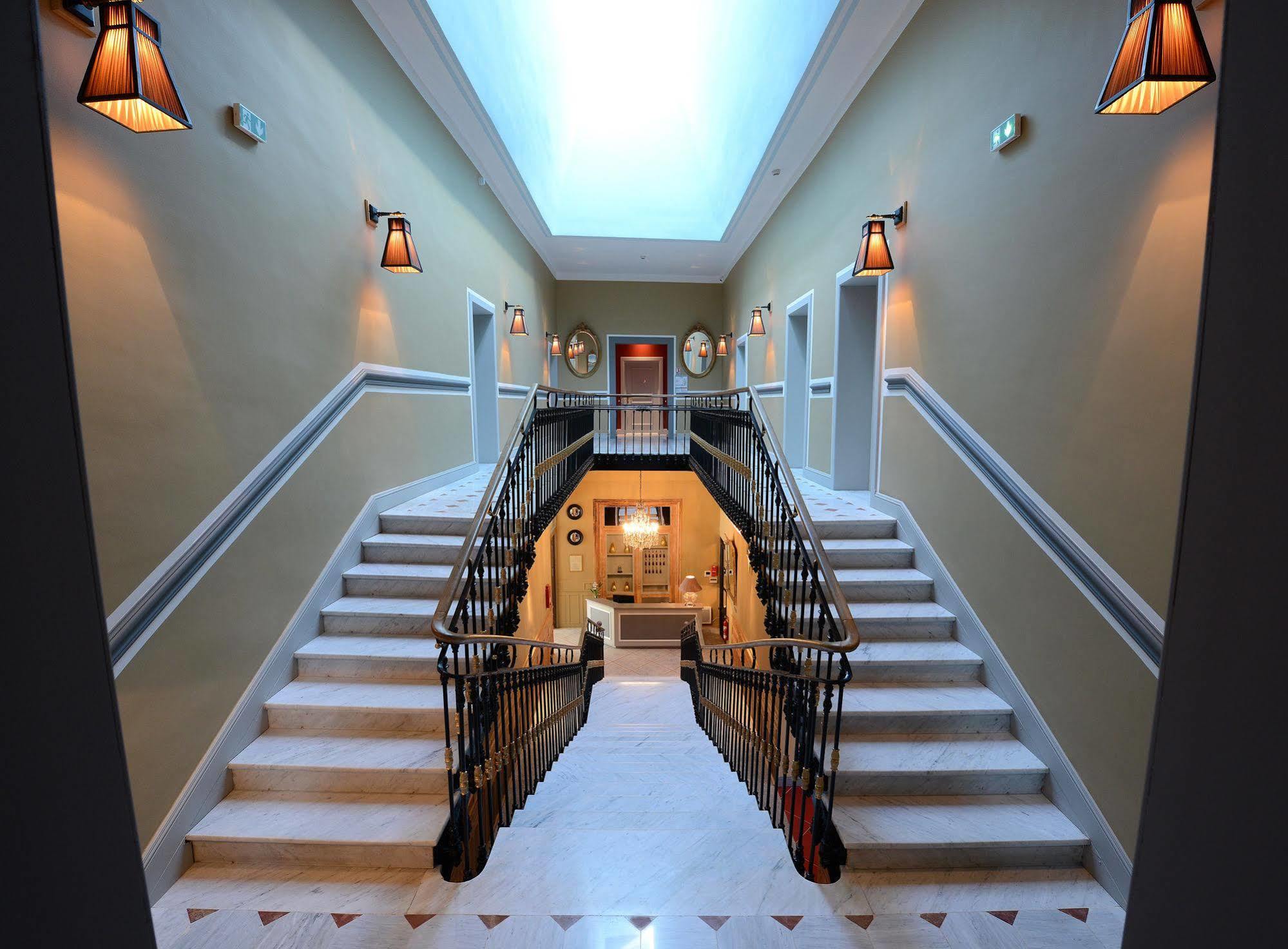 Grand Hotel Henri - Teritoria LʼIsle-sur-la-Sorgue Екстериор снимка